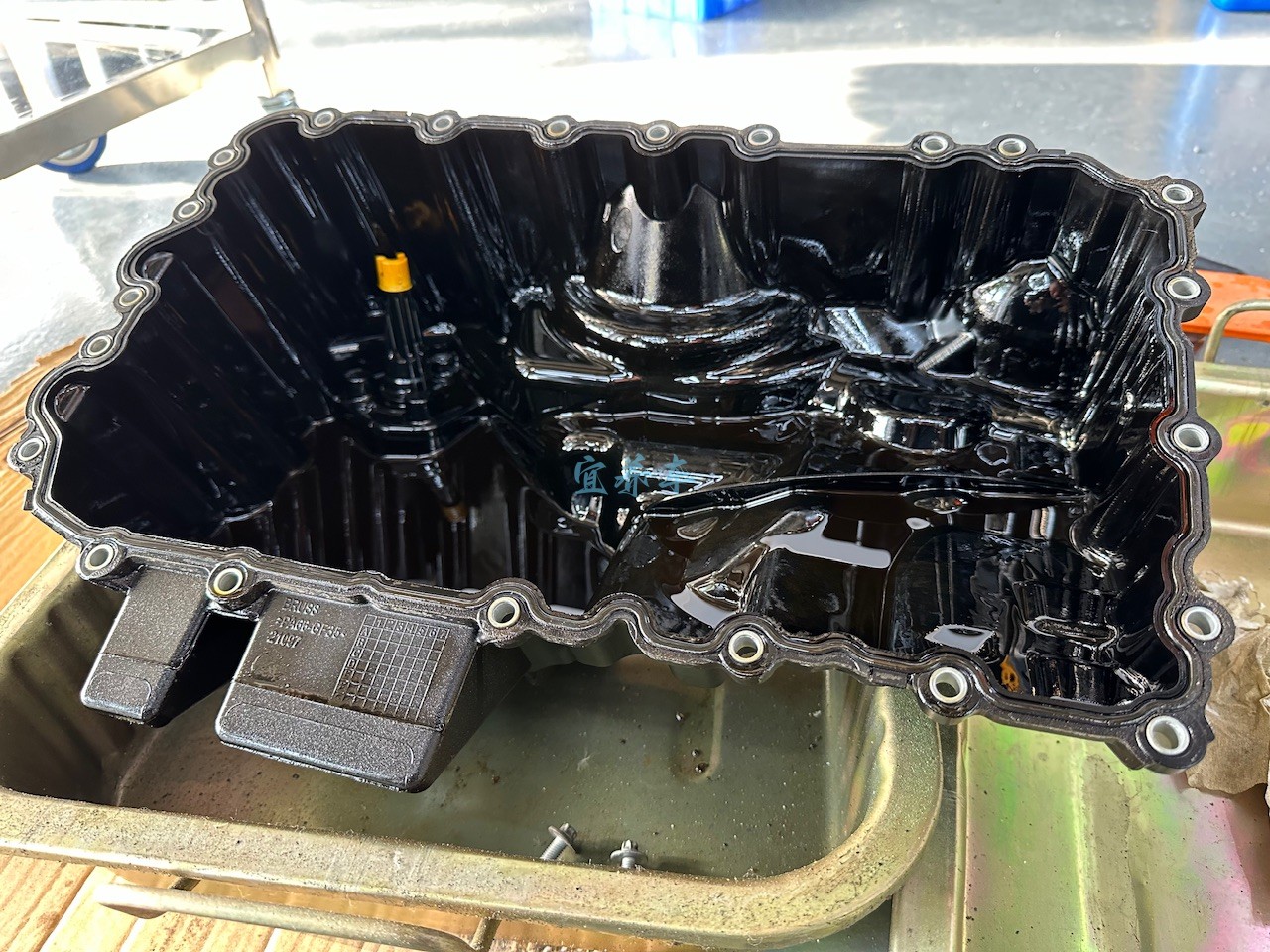 宝马528LI 发动机油底壳漏油 车身震动 维修记录-图片7