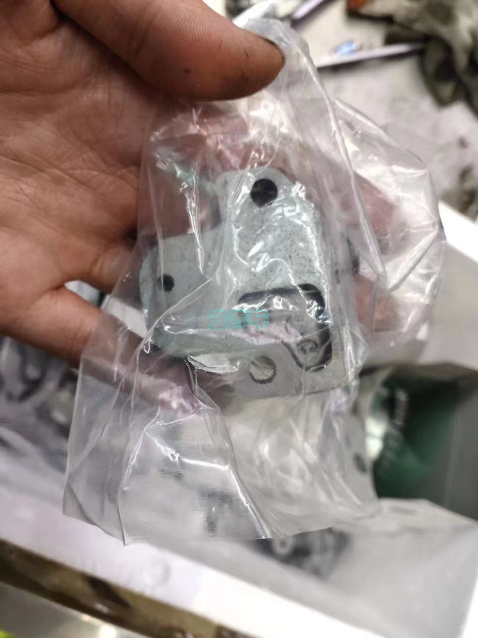 捷豹F-PACE,亮发动机故障灯,冷车启动有异响,维修记录。