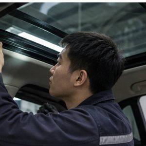 宝马 520Li(F18)N20 拆卸和安装玻璃活动天窗盖板标准工时