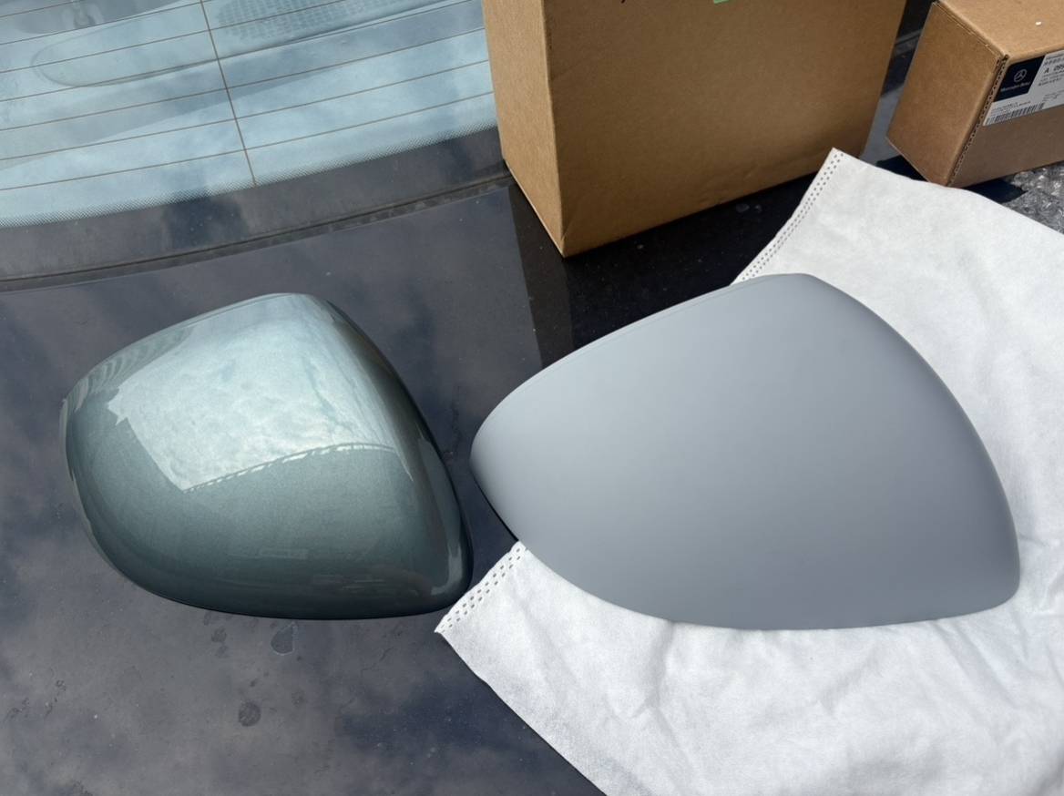 奔驰C260后视镜盖及转向灯损坏同步更换