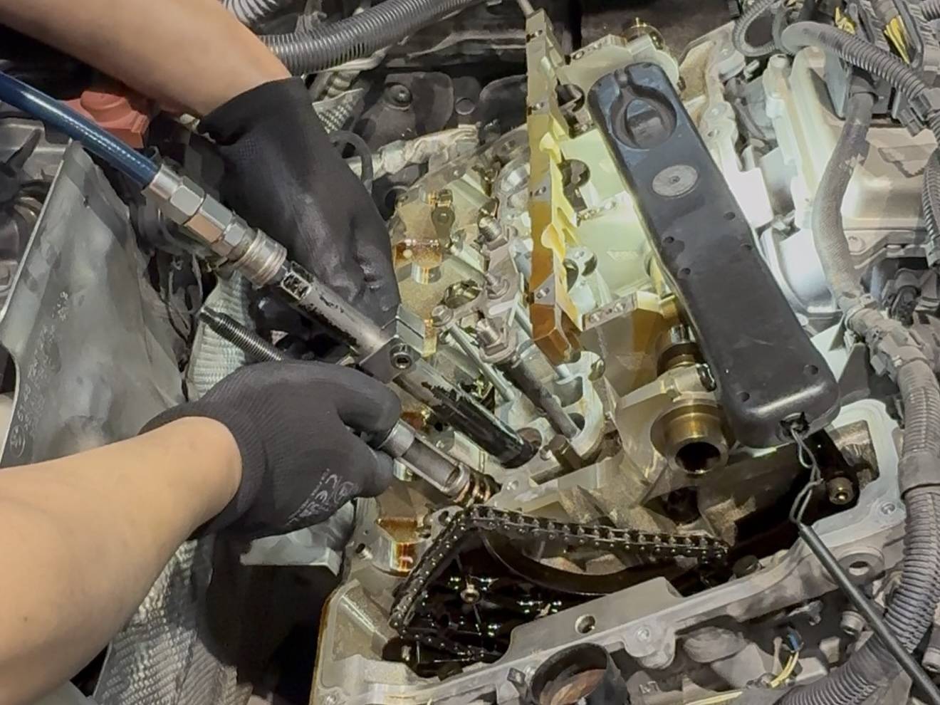 N20发动机烧机油根治(气门油封免拆更换)