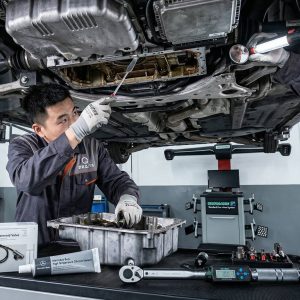 奔驰 W213 (M274) 更换机油泵电磁阀工时明细：群辉工时百科